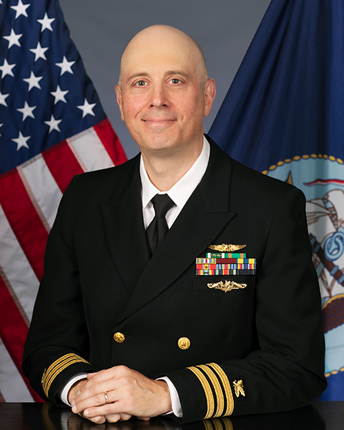 Photo of Commander Brian Hays, NAVSUP Fleet Logistics Center Puget Sound